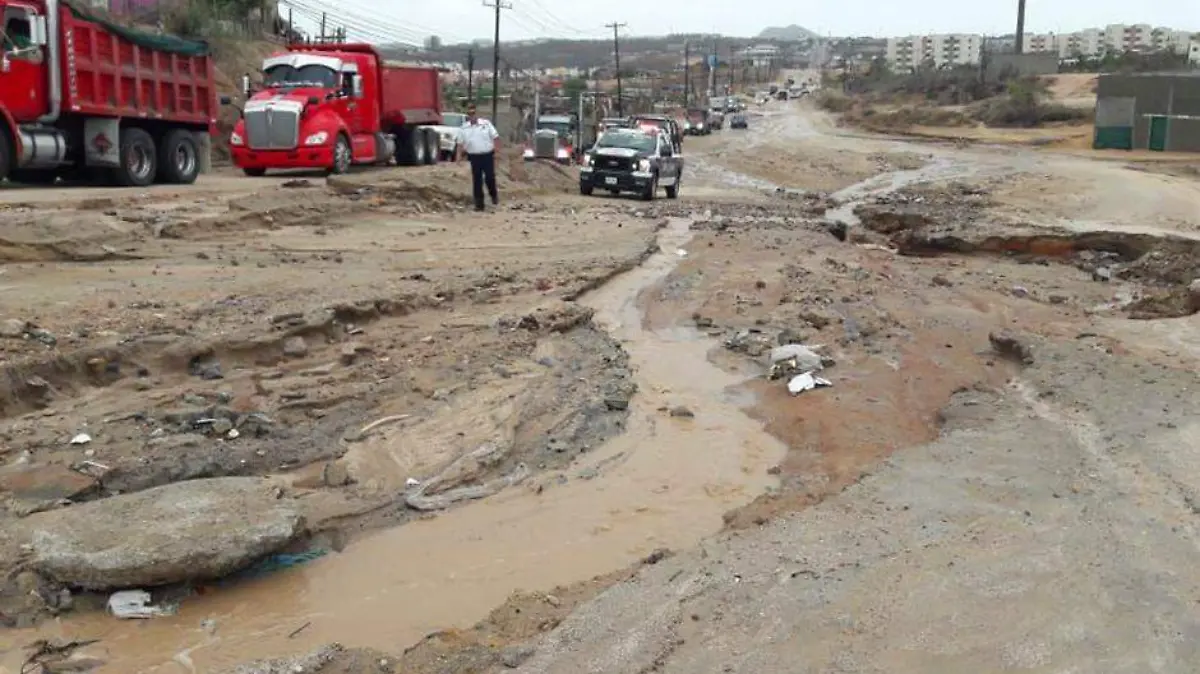 Arroyo vado lluvia Los Cabos